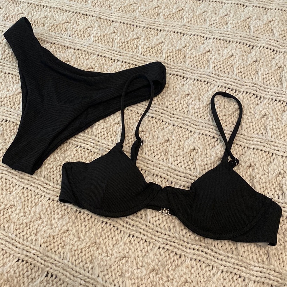 Women’s Black Ribbed Bikini